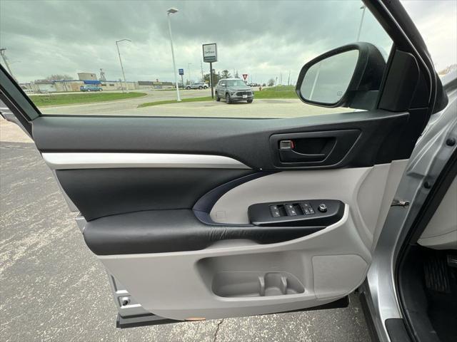 used 2015 Toyota Highlander car, priced at $12,995