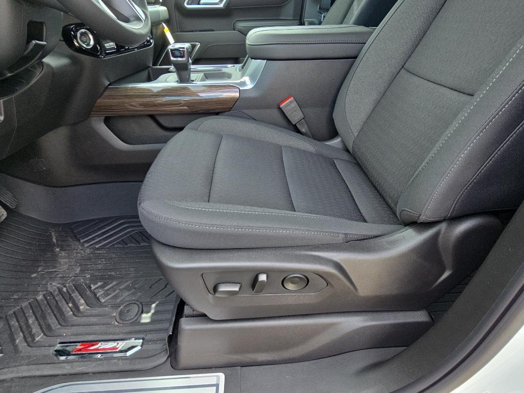 new 2025 Chevrolet Silverado 1500 car, priced at $57,060