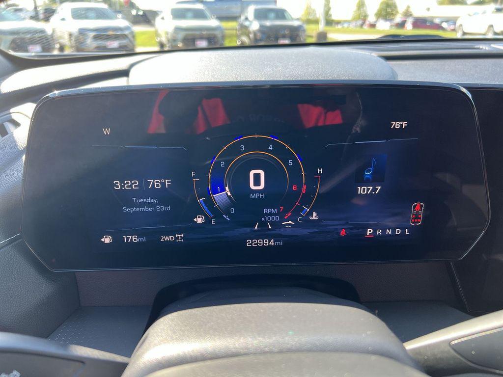 used 2025 Chevrolet Traverse car, priced at $39,995