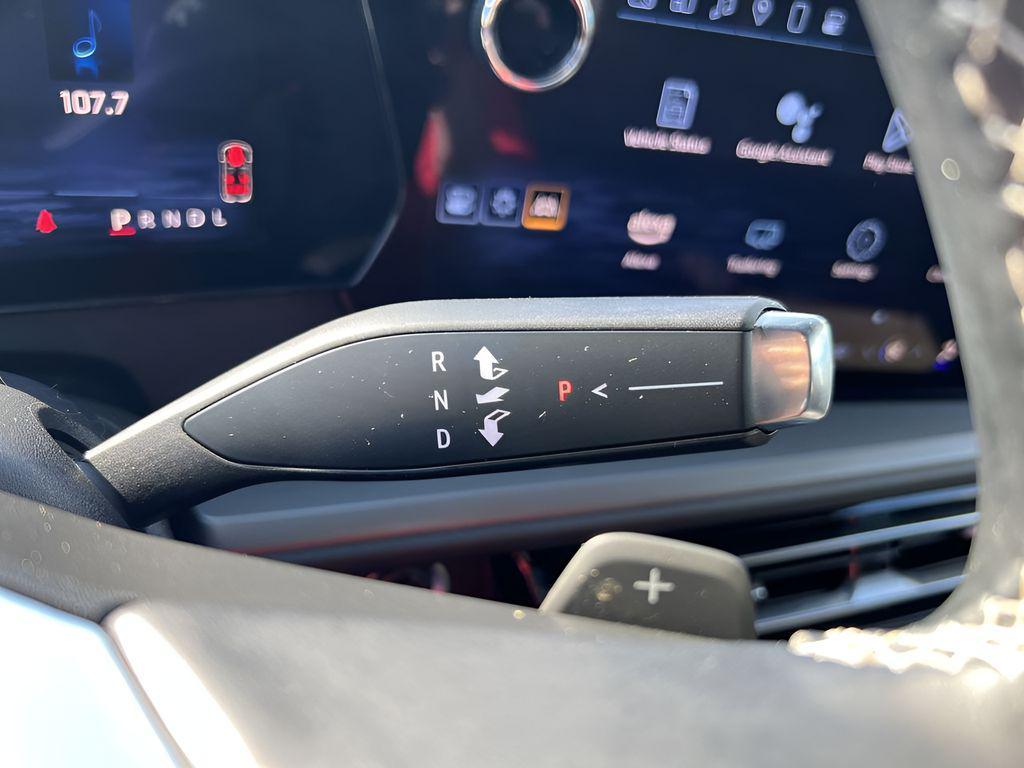 used 2025 Chevrolet Traverse car, priced at $39,995