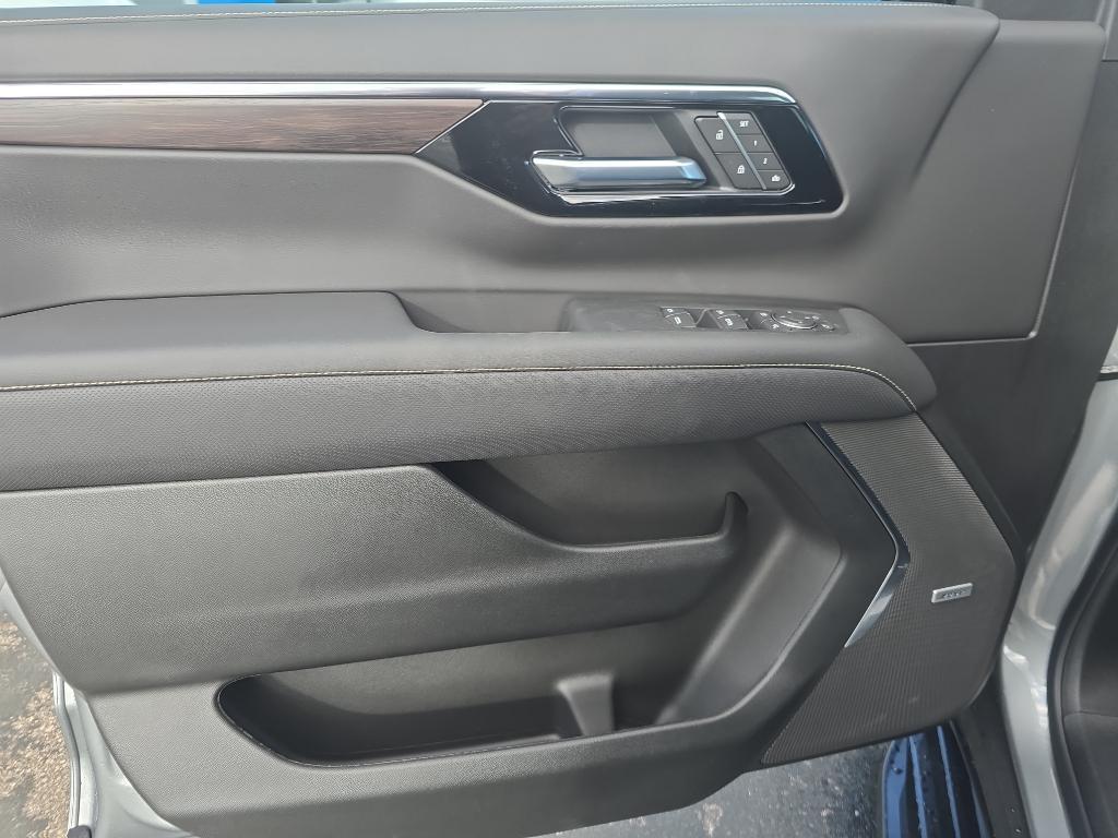 new 2025 Chevrolet Suburban car, priced at $81,040