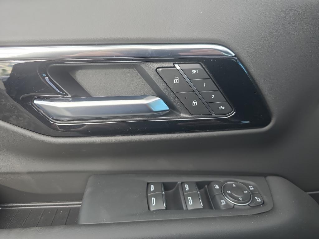 new 2025 Chevrolet Suburban car, priced at $81,040