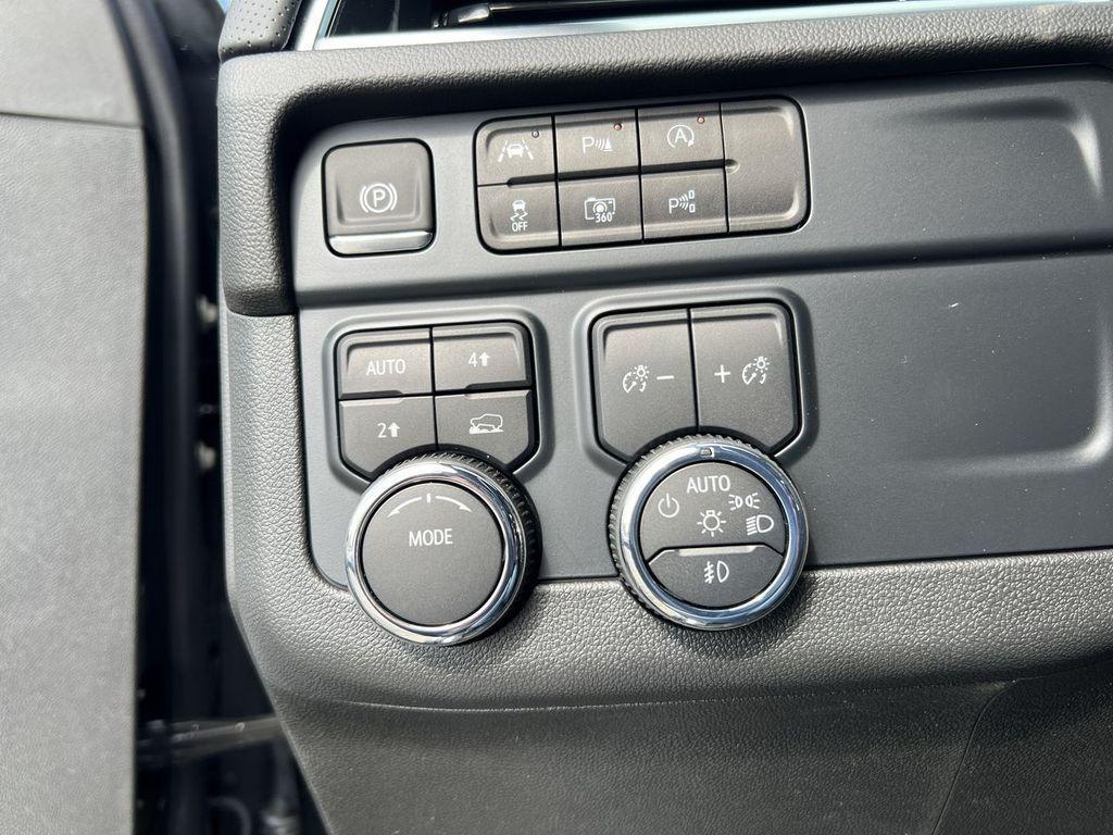 new 2025 Chevrolet Tahoe car, priced at $79,394