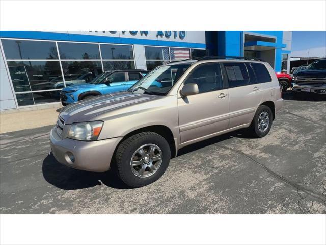 used 2004 Toyota Highlander car, priced at $4,450