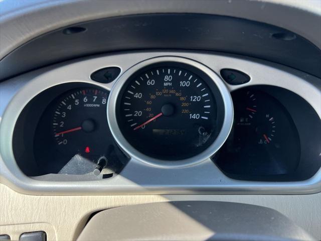 used 2004 Toyota Highlander car, priced at $4,450