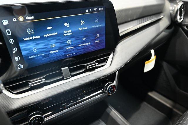 new 2026 Chevrolet Equinox car, priced at $30,495