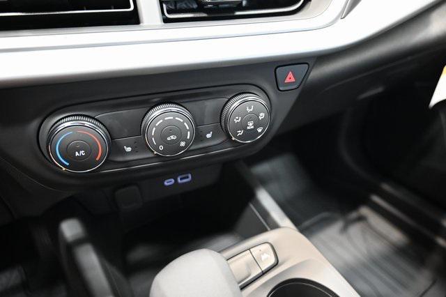 new 2025 Chevrolet Trax car, priced at $23,595