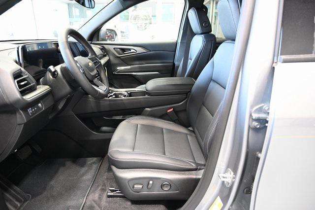 new 2025 Chevrolet Traverse car, priced at $42,795