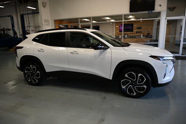 new 2025 Chevrolet Trax car, priced at $25,555