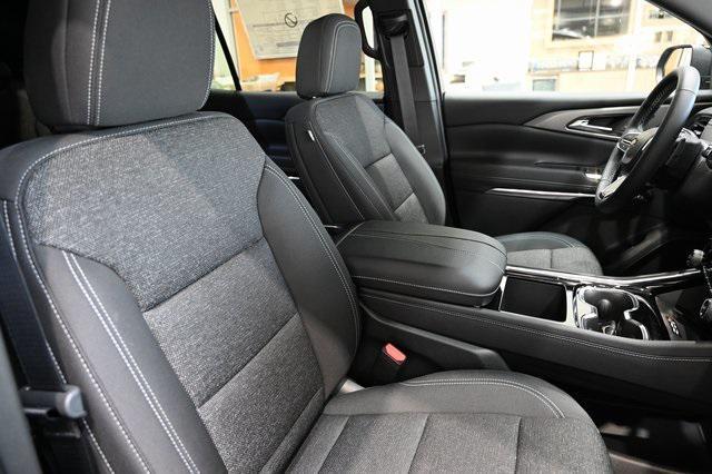 new 2025 Chevrolet Traverse car, priced at $41,995