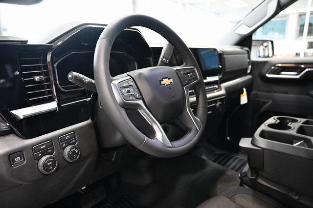 new 2025 Chevrolet Silverado 1500 car, priced at $40,645