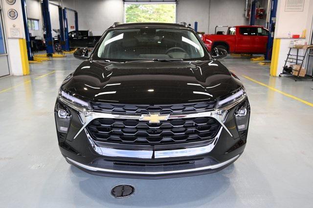 new 2025 Chevrolet Trax car, priced at $24,695