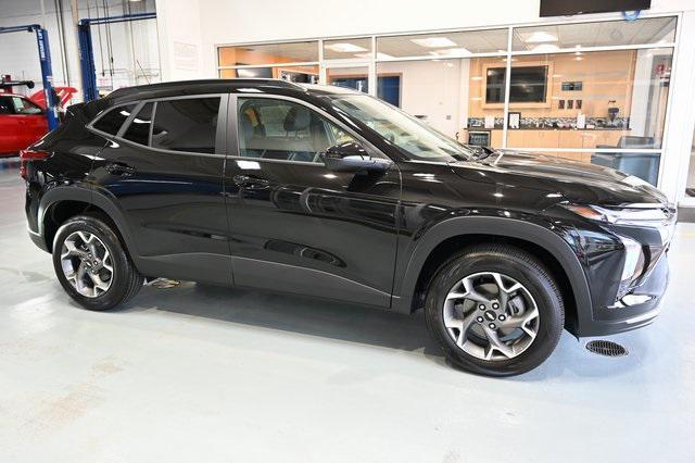 new 2025 Chevrolet Trax car, priced at $24,695