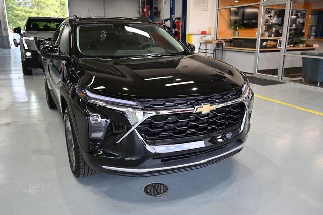 new 2025 Chevrolet Trax car, priced at $24,695