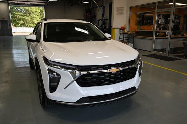 new 2025 Chevrolet Trax car, priced at $23,195