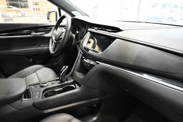 used 2025 Cadillac XT5 car, priced at $46,900