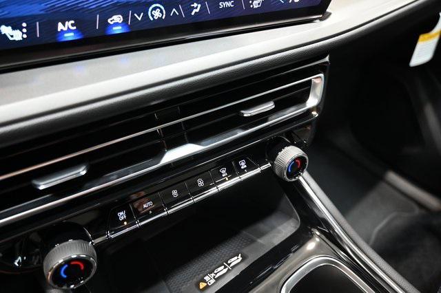 new 2025 Chevrolet Traverse car, priced at $43,695
