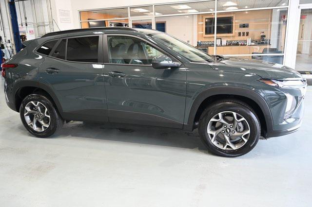 new 2025 Chevrolet Trax car, priced at $24,750