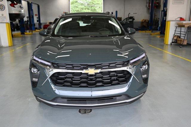 new 2025 Chevrolet Trax car, priced at $24,750