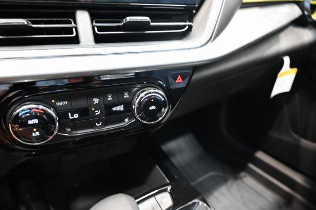 new 2025 Chevrolet Trax car, priced at $24,750