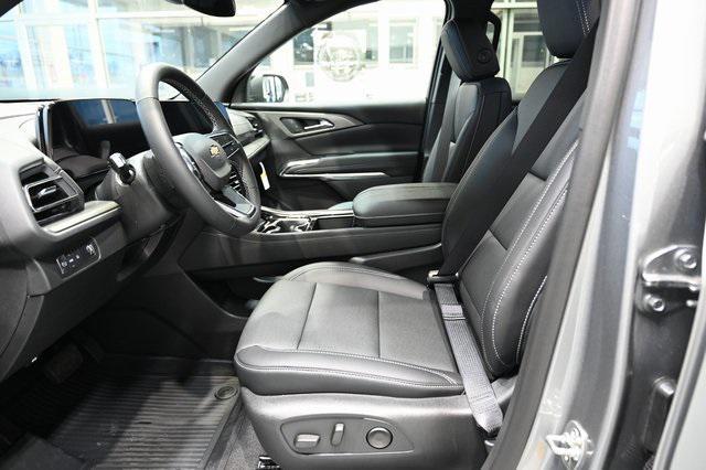 new 2025 Chevrolet Traverse car, priced at $42,395