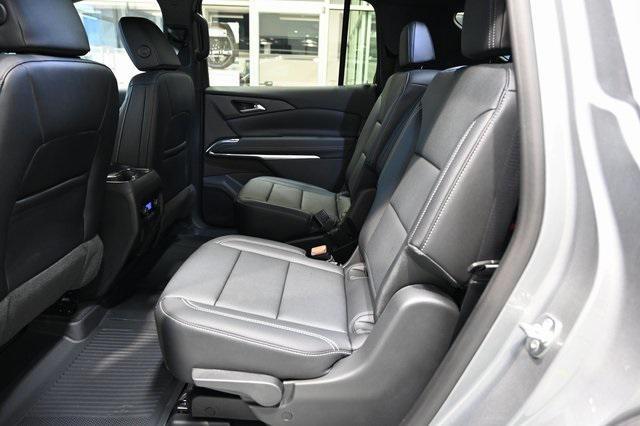 new 2025 Chevrolet Traverse car, priced at $42,395