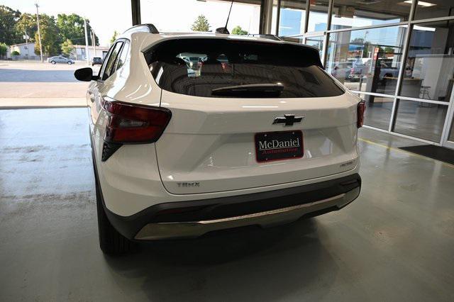 new 2025 Chevrolet Trax car, priced at $25,195