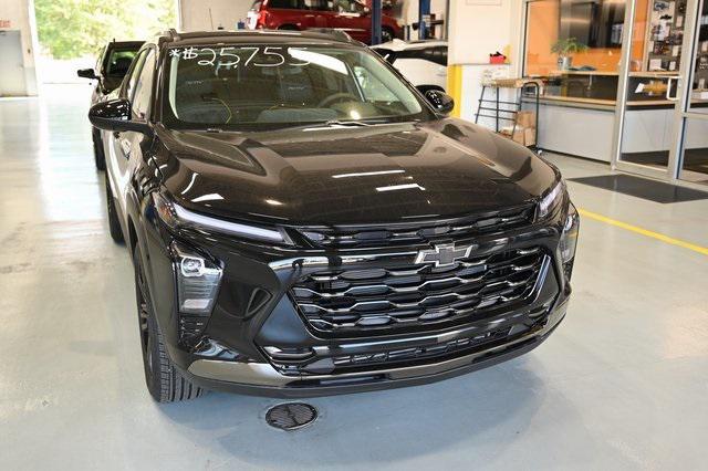 new 2025 Chevrolet Trax car, priced at $25,495