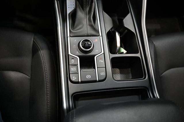 used 2024 Kia Sorento car, priced at $33,900