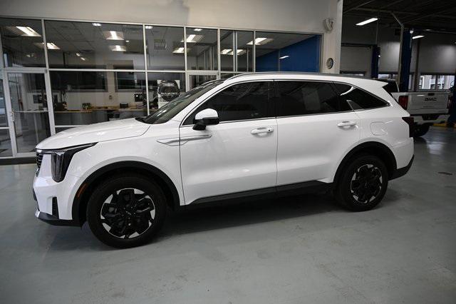 used 2024 Kia Sorento car, priced at $33,900