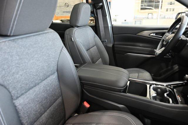 new 2025 Chevrolet Traverse car, priced at $45,560