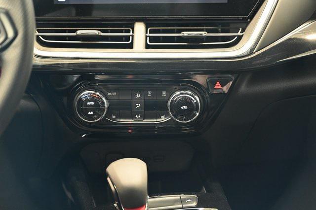 new 2025 Chevrolet Trax car, priced at $27,085