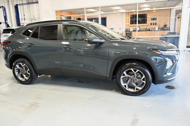new 2025 Chevrolet Trax car, priced at $24,750