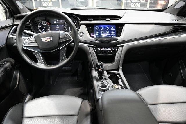 used 2025 Cadillac XT5 car, priced at $46,900