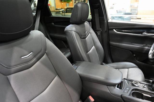 used 2025 Cadillac XT5 car, priced at $46,900