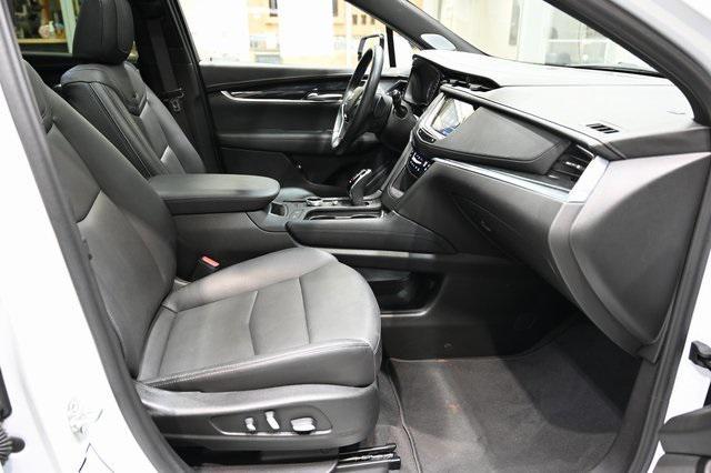 used 2025 Cadillac XT5 car, priced at $46,900