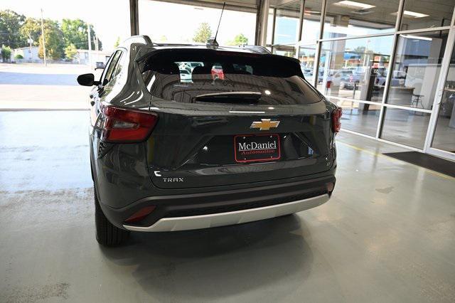 new 2025 Chevrolet Trax car, priced at $24,750