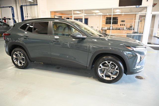 new 2025 Chevrolet Trax car, priced at $24,750
