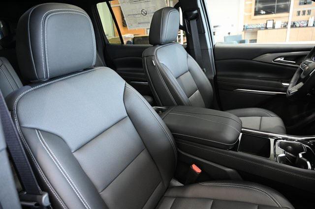 new 2025 Chevrolet Traverse car, priced at $43,960