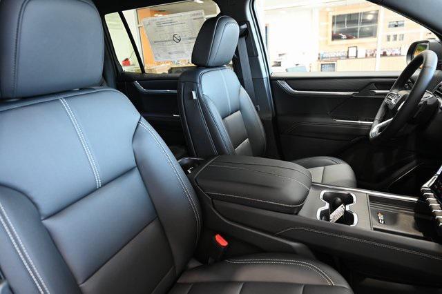 new 2025 GMC Acadia car, priced at $47,595