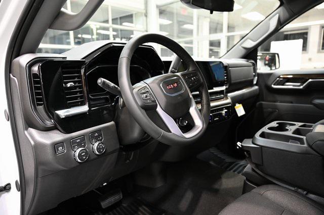 new 2025 GMC Sierra 1500 car, priced at $51,395