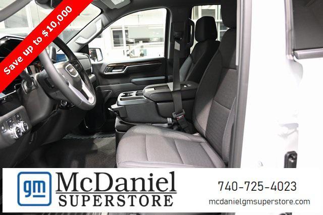 new 2025 GMC Sierra 1500 car, priced at $46,895