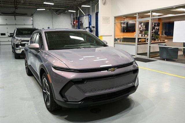 new 2025 Chevrolet Equinox car, priced at $35,290