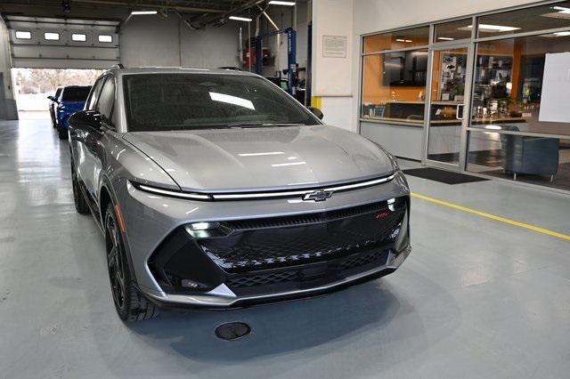 new 2025 Chevrolet Equinox EV car, priced at $42,889