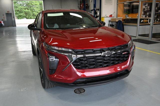 new 2025 Chevrolet Trax car, priced at $23,895