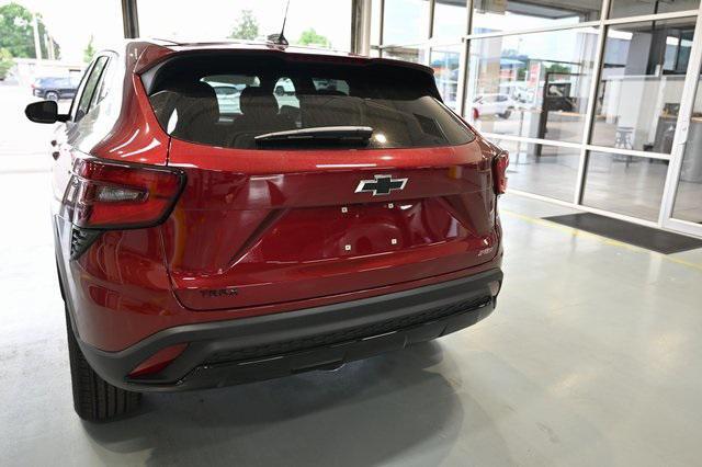 new 2025 Chevrolet Trax car, priced at $23,895