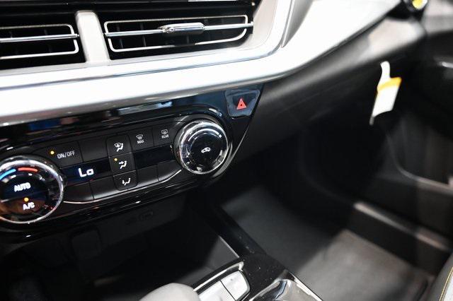 new 2025 Chevrolet Trax car, priced at $23,095