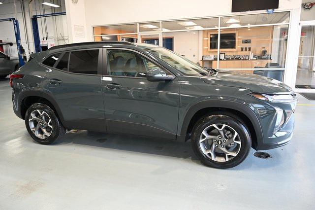 new 2025 Chevrolet Trax car, priced at $23,095