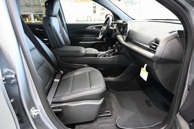 new 2025 Chevrolet Traverse car, priced at $43,195
