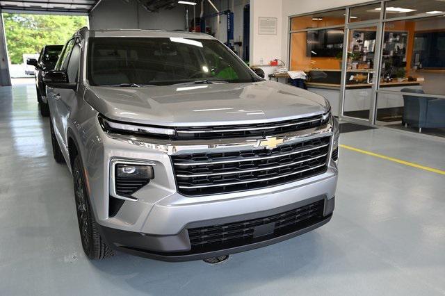 new 2025 Chevrolet Traverse car, priced at $43,695